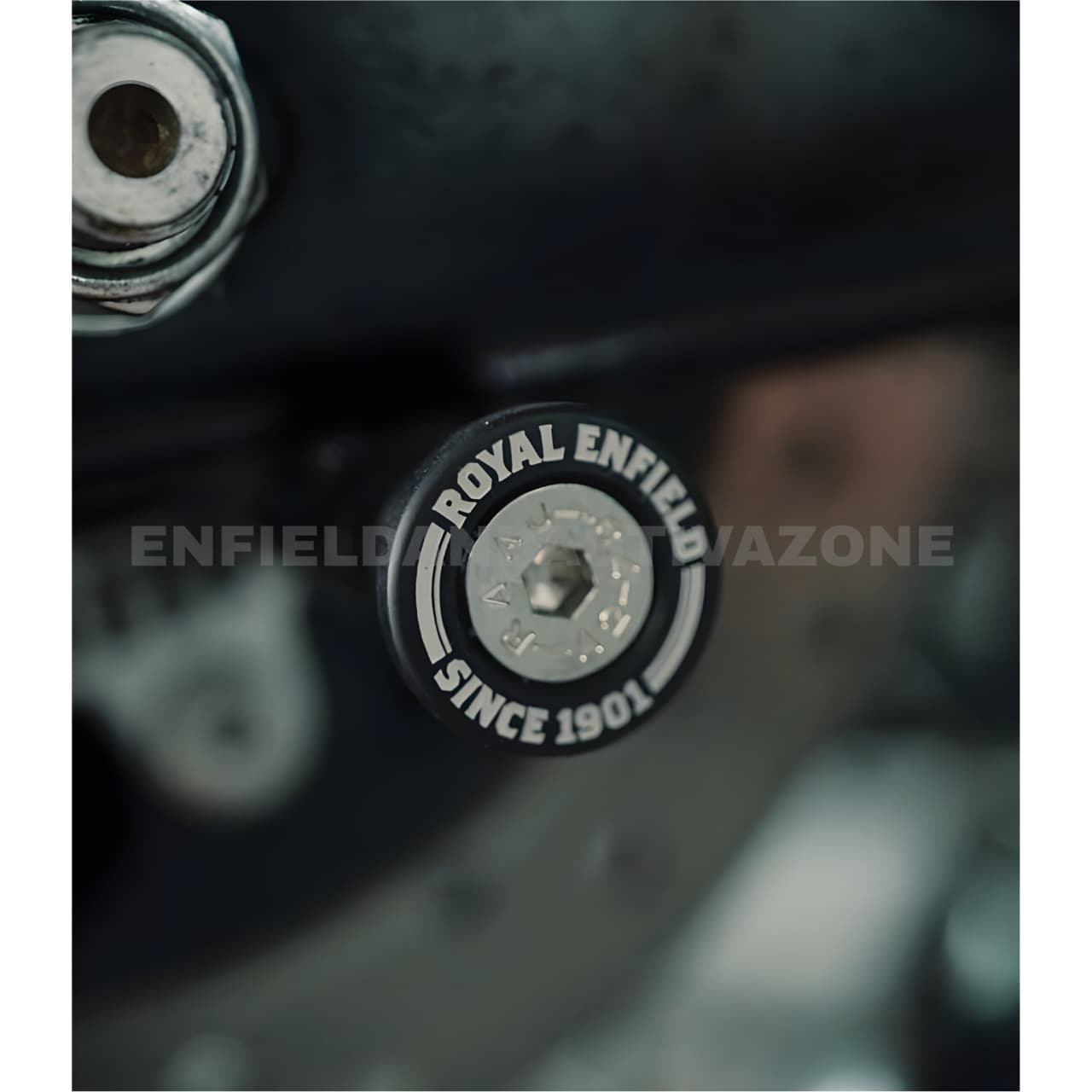Genuine Royal Enfield Black Swingarm Bobbins for Interceptor 650, Continental GT 650 & Bear 650 | Paddock Stand Spools | Part No. 1990415 - Image 3