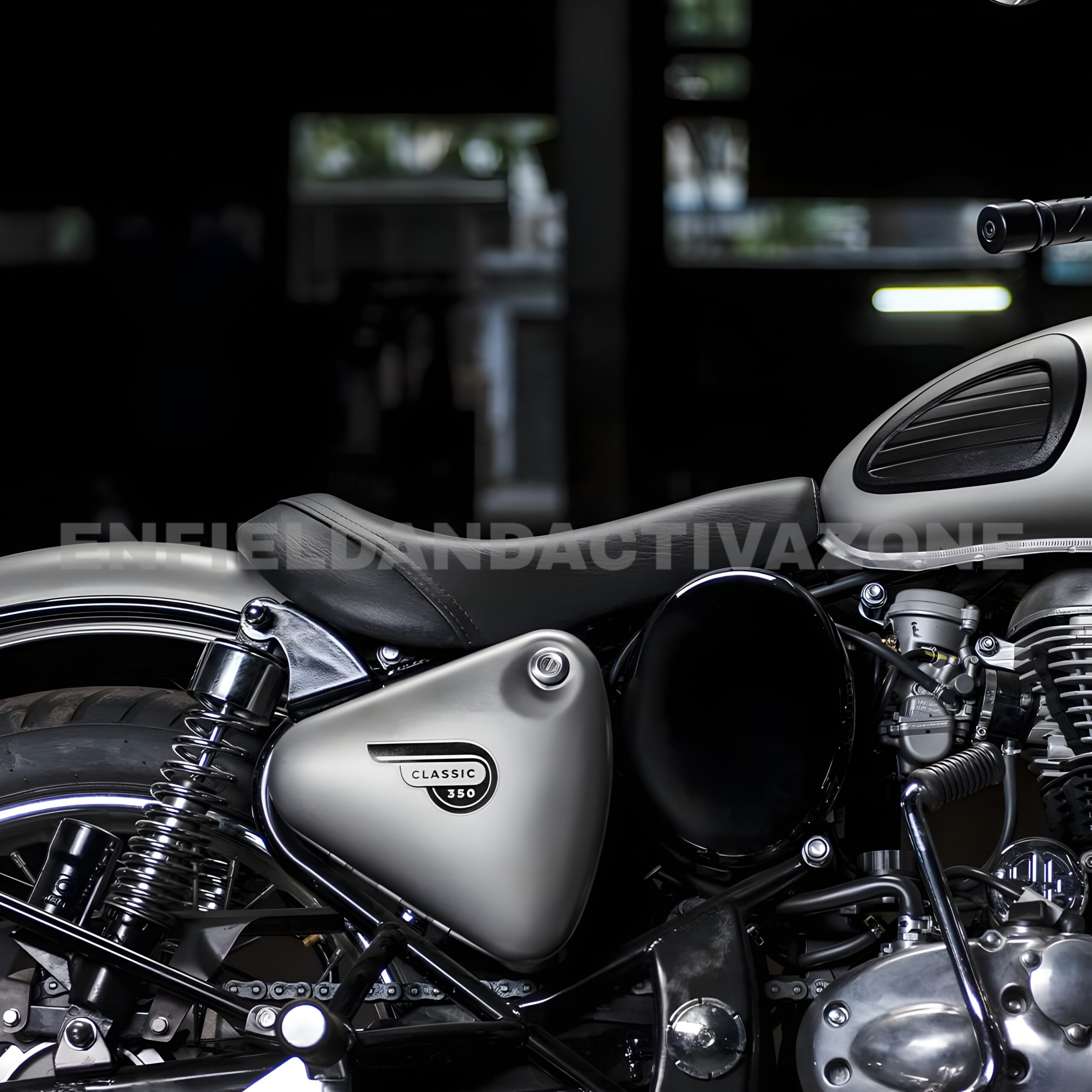 Royal Enfield Classic 350 & Classic 500 UCE Genuine Low Rider Seat | Low Height Touring Seat | Part No. 1990703 - Image 4