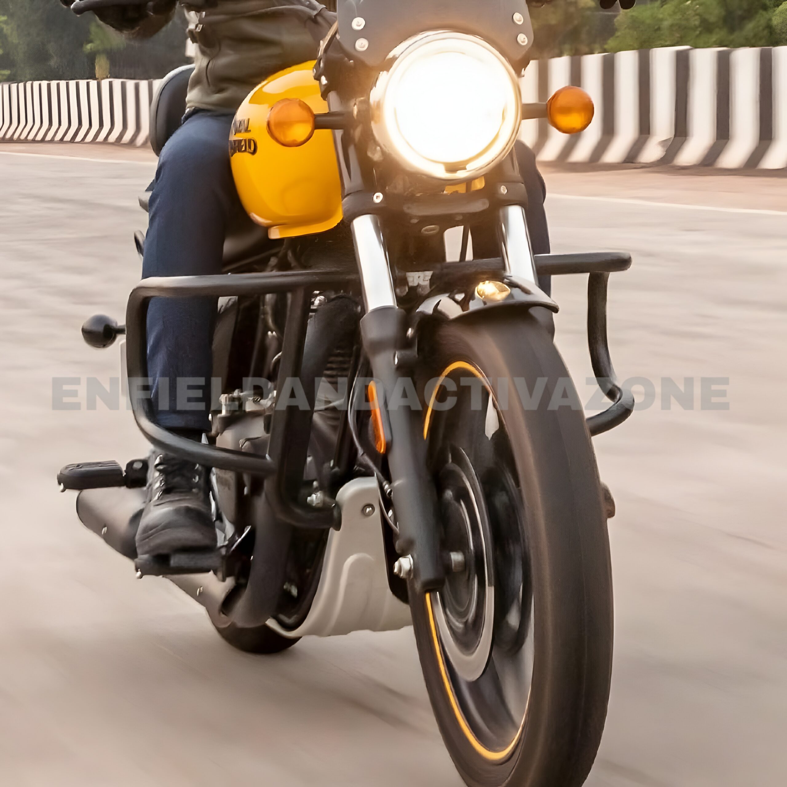 Royal Enfield Classic 350, Bullet 350 & Meteor 350 J-Series Air Fly EVO Engine Guard Black | KXA00003 - Image 2
