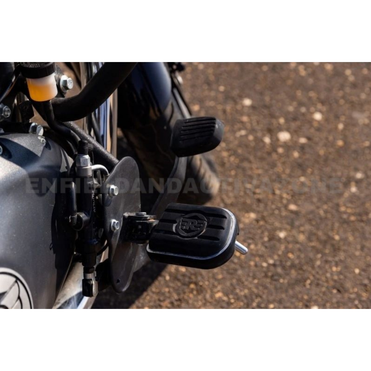 Royal Enfield Super Meteor 650 Deluxe Footpeg Kit Black | Genuine GMA | KXA00247 - Image 3